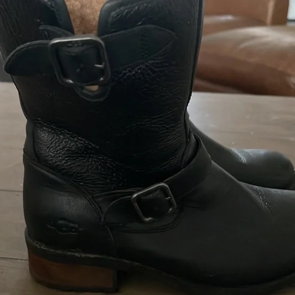 EUC Size 8 UGG boots - Picture 4 of 6